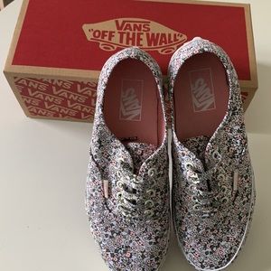 BNWT VANS SNEAKERS